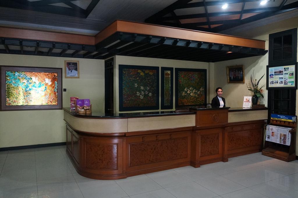 Urbanview Hotel Crown Tasikmalaya By Reddoorz Eksteriør bilde