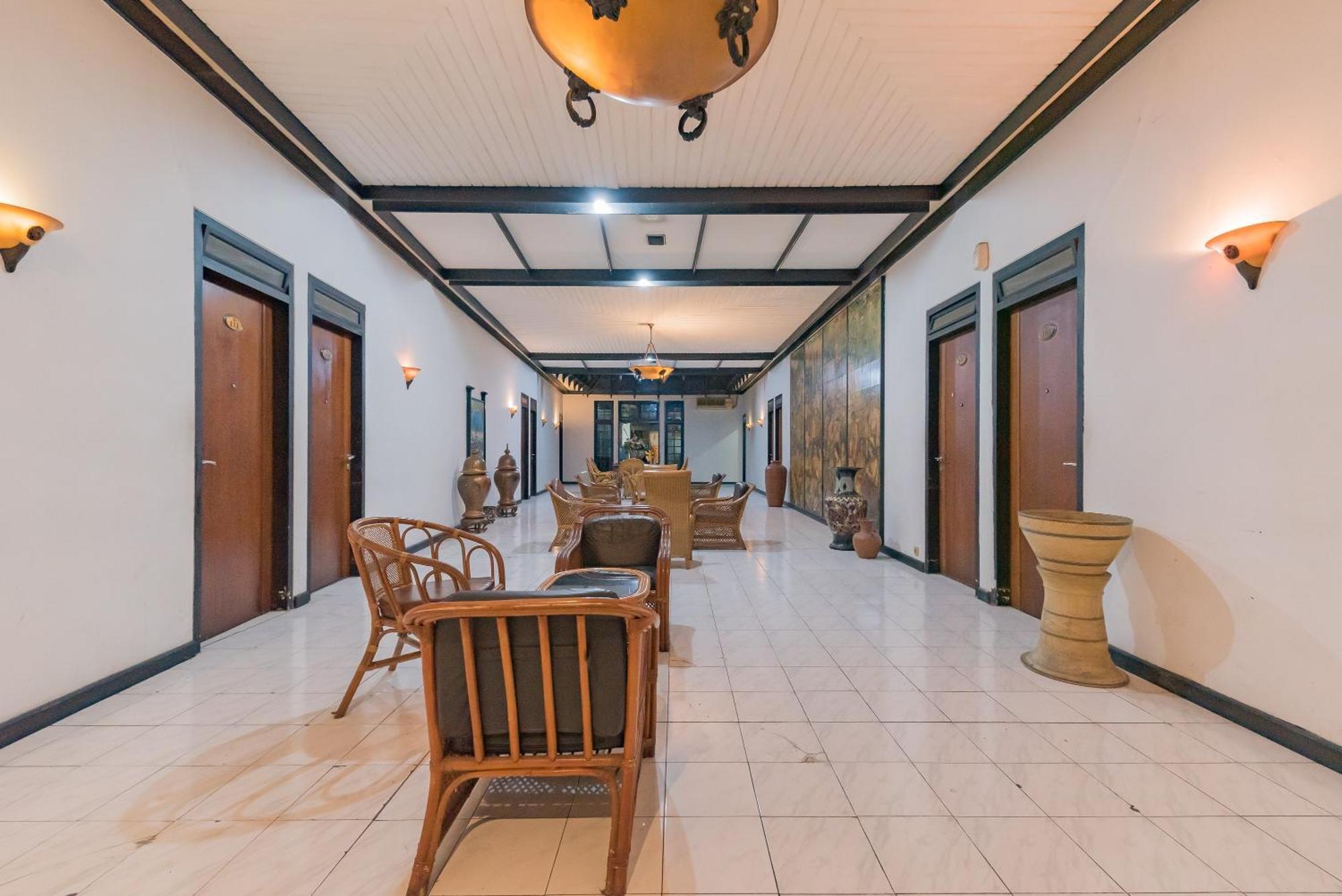 Urbanview Hotel Crown Tasikmalaya By Reddoorz Eksteriør bilde