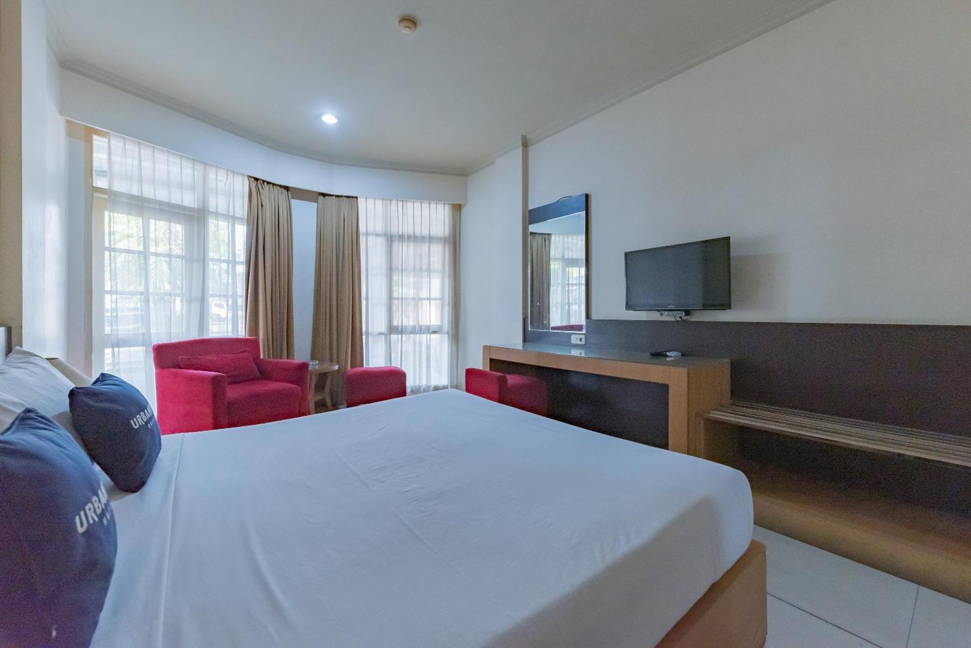 Urbanview Hotel Crown Tasikmalaya By Reddoorz Eksteriør bilde