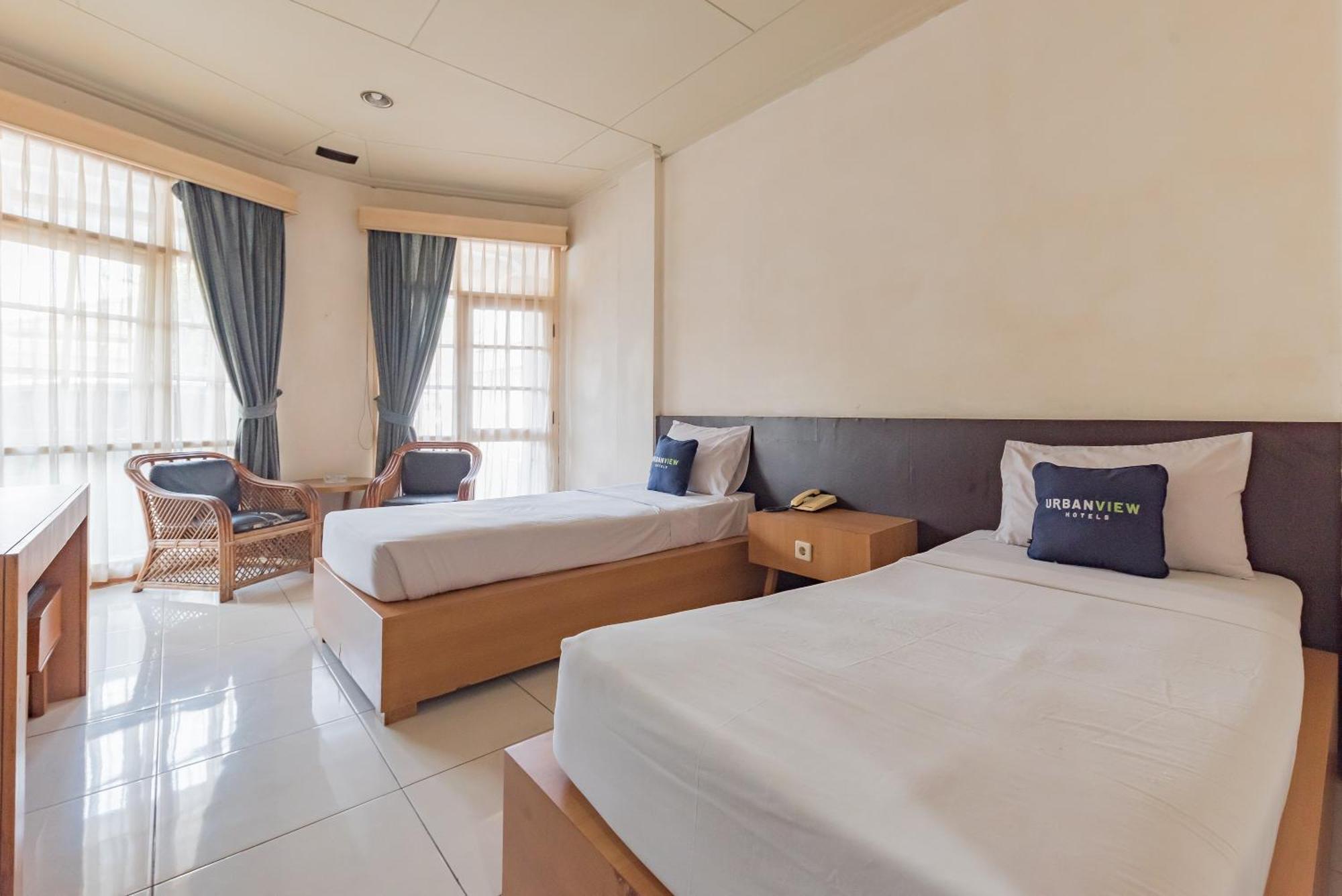 Urbanview Hotel Crown Tasikmalaya By Reddoorz Eksteriør bilde