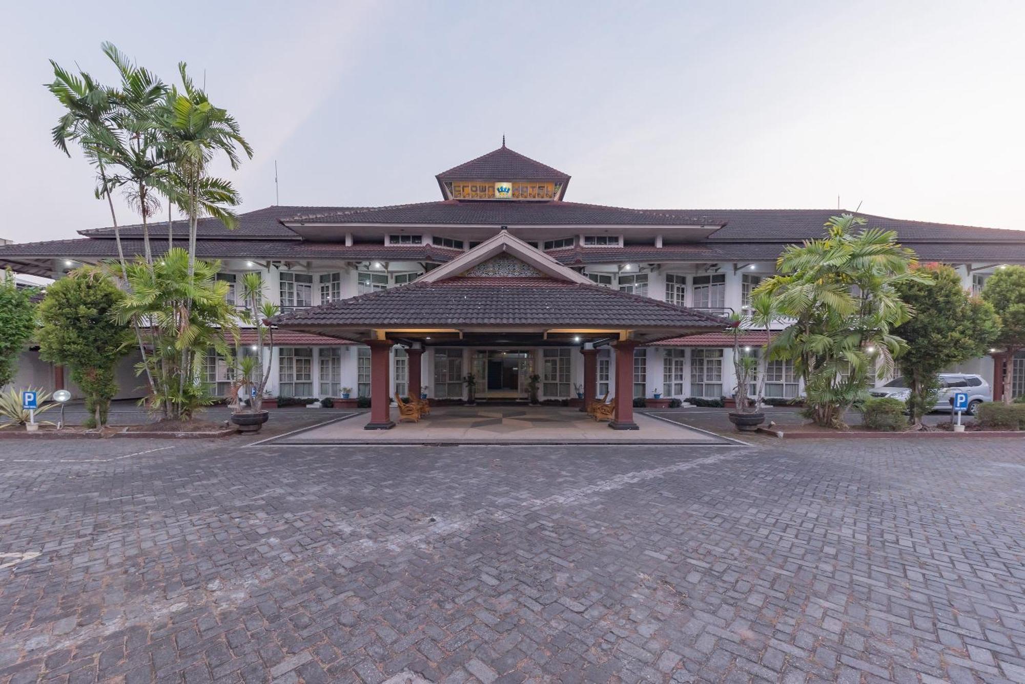 Urbanview Hotel Crown Tasikmalaya By Reddoorz Eksteriør bilde