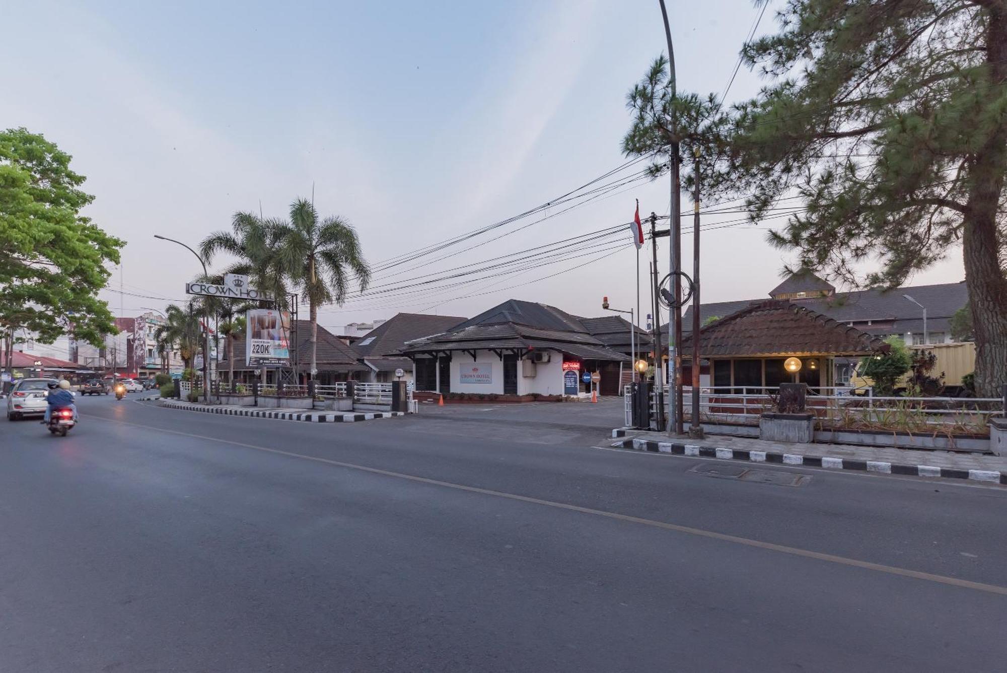 Urbanview Hotel Crown Tasikmalaya By Reddoorz Eksteriør bilde