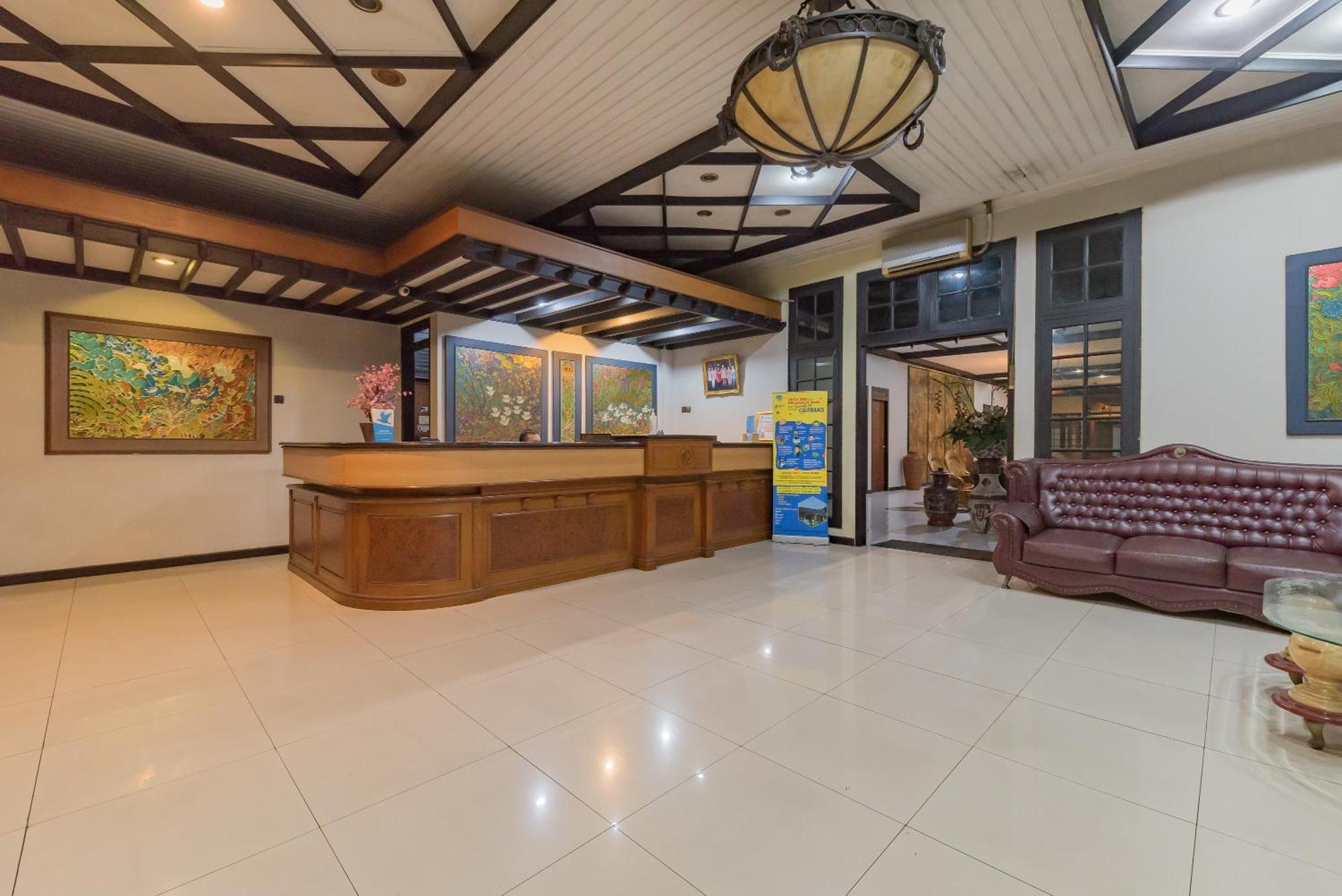 Urbanview Hotel Crown Tasikmalaya By Reddoorz Eksteriør bilde